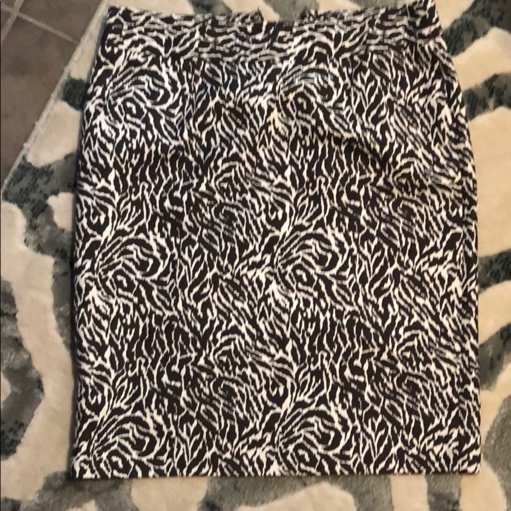 LOFT Pencil Skirt Zebra Brown Print size 6